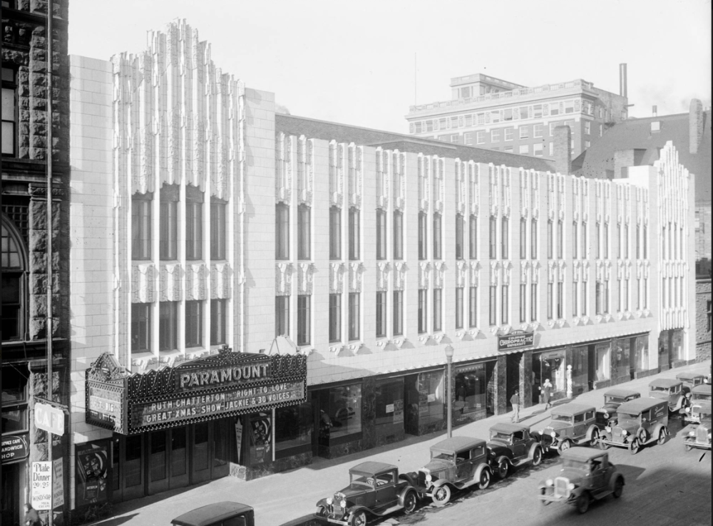 a double photo of a busy city street