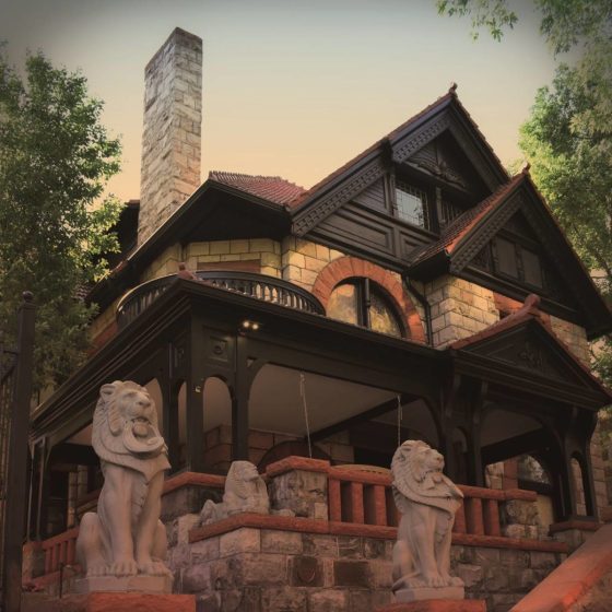 an old stone building